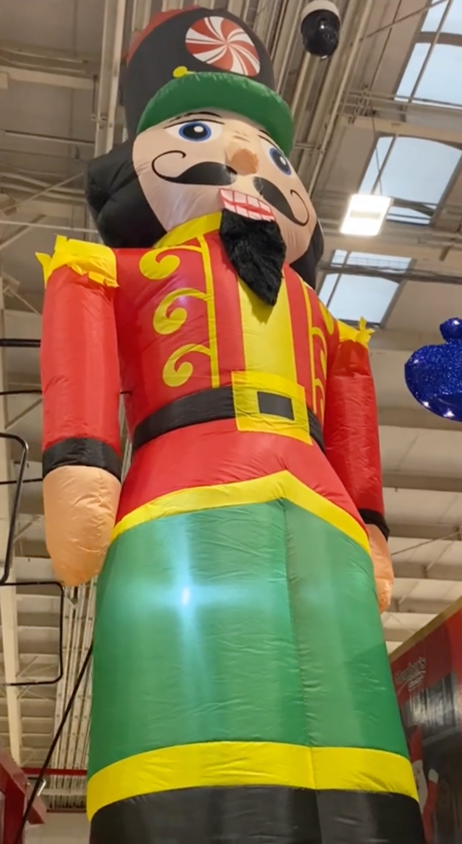 Inflable Cascanueces  Member's Choice